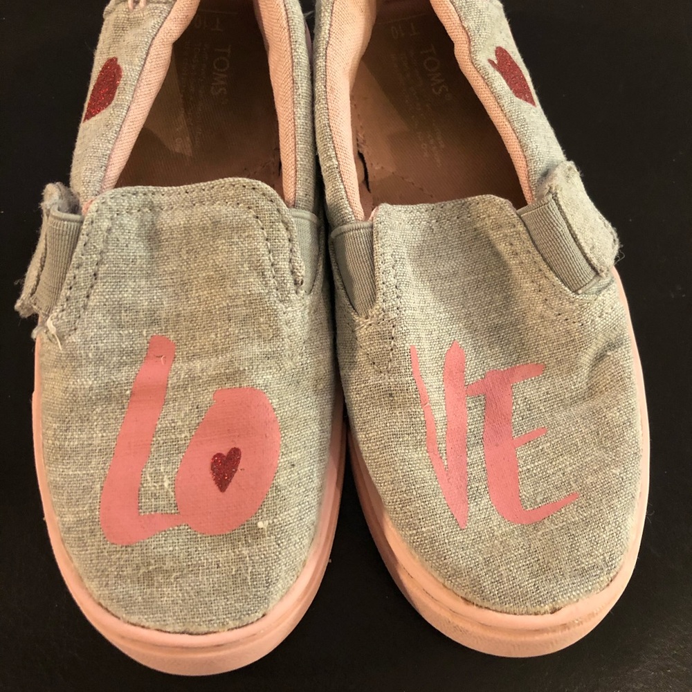 Girls Toms Size 10